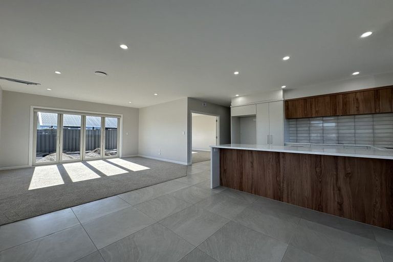 Photo of property in 10 George Yee Place, Taradale, 4112