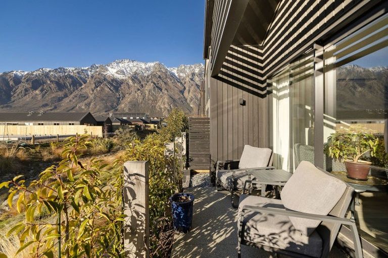 Photo of property in 12 Chapman Way, Jacks Point, 9371