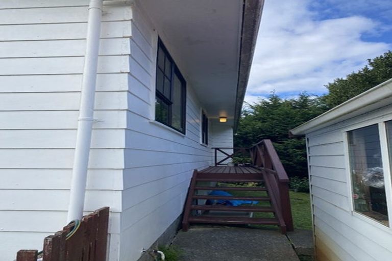 Photo of property in 10 Westra View, Tawa, Wellington, 5028