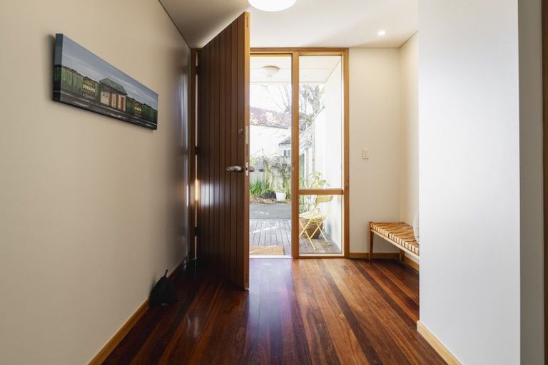 Photo of property in 20a Signal Hill Road, Opoho, Dunedin, 9010