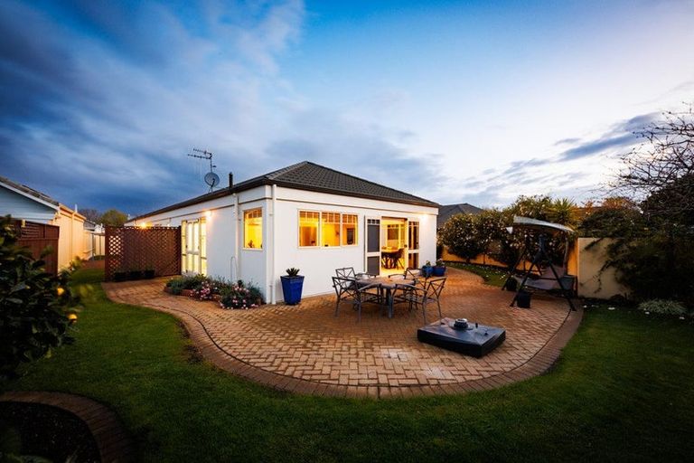 Photo of property in 5 Fountain Court, Palmerston North, 4410