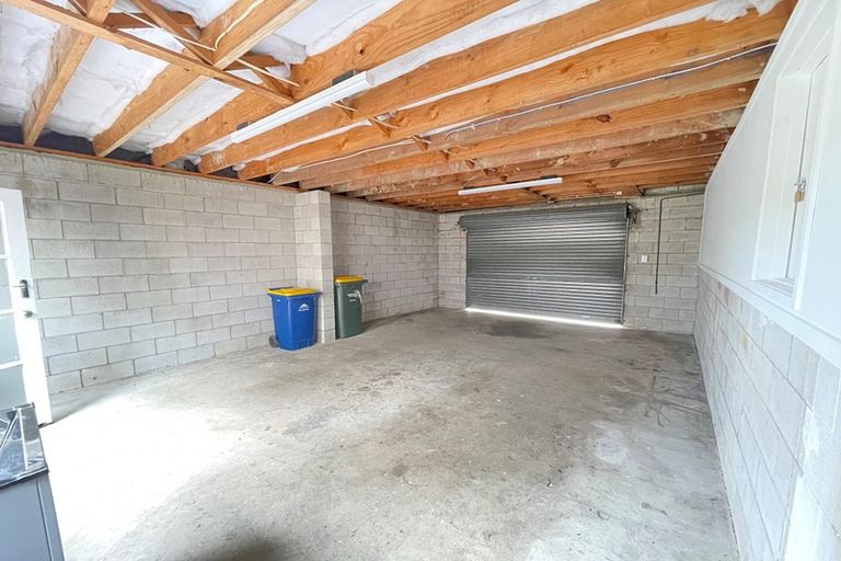 Photo of property in 1/32 Shanaway Rise, Hillcrest, Auckland, 0627