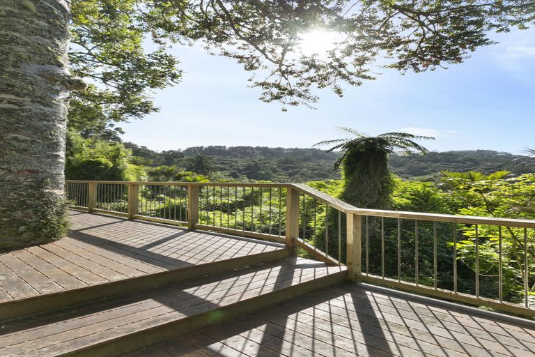 Photo of property in 16 Tainui Road, Titirangi, Auckland, 0604