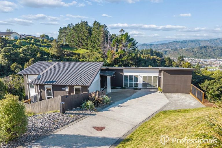 Photo of property in 17 Lindis Lane, Kelson, Lower Hutt, 5010