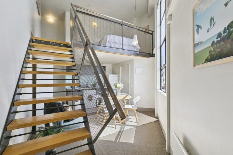 Photo of property in Urbane Apartments, 48/29 Webb Street, Mount Cook, Wellington, 6011