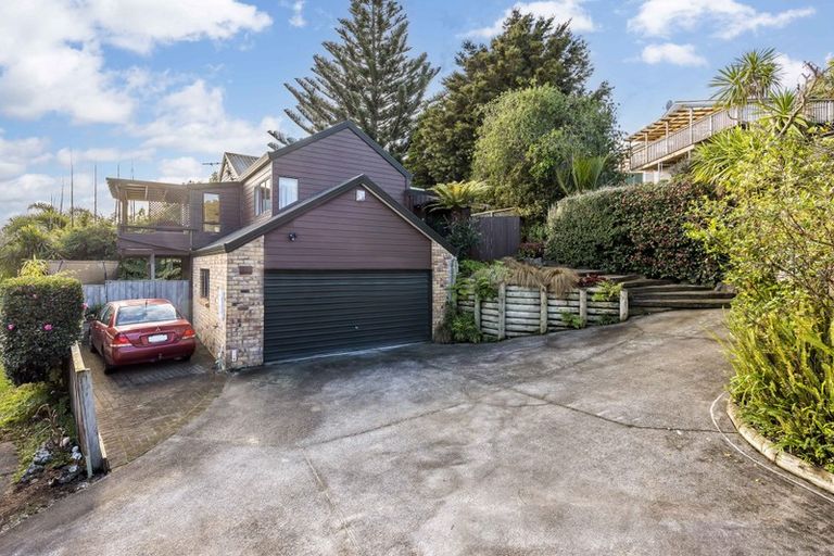 Photo of property in 2/33-35 Teal Crescent, Beach Haven, Auckland, 0626
