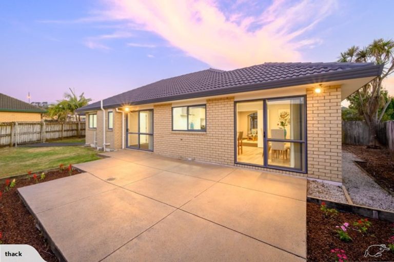 Photo of property in 3 Naul Place, East Tamaki Heights, Auckland, 2016