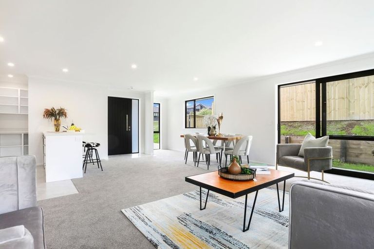 Photo of property in 61 Leathem Crescent, Pokeno, 2402