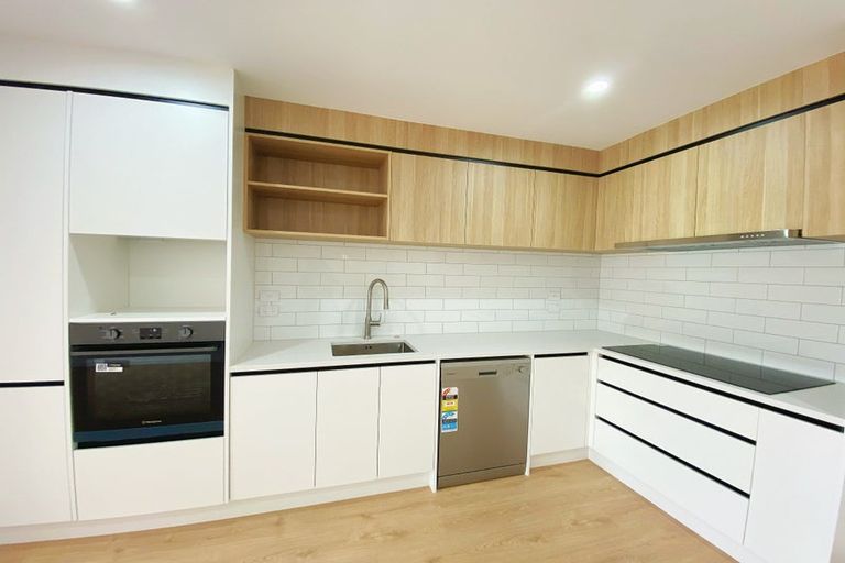 Photo of property in 34 Sinton Road, Hobsonville, Auckland, 0618