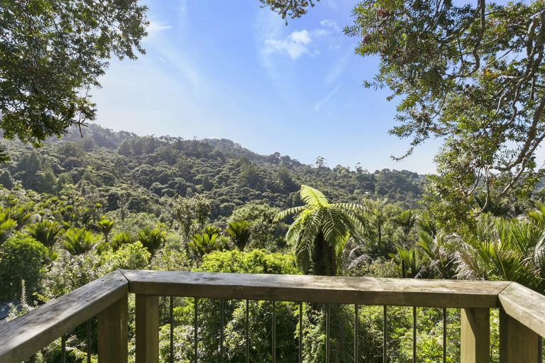 Photo of property in 16 Tainui Road, Titirangi, Auckland, 0604