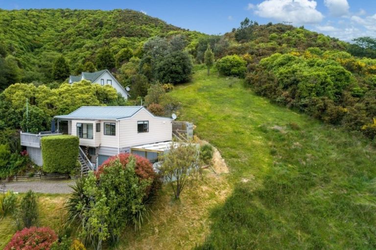 Photo of property in 18 Webster Place, Picton, 7220
