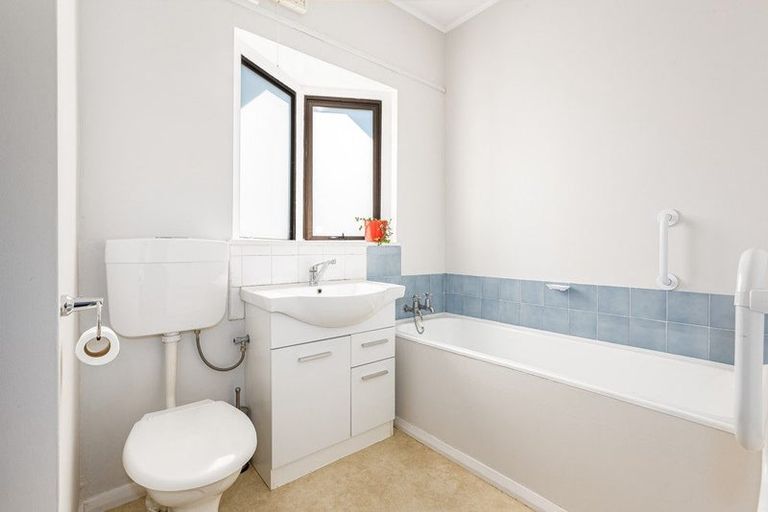 Photo of property in 3 Toru Road, Paraparaumu Beach, Paraparaumu, 5032