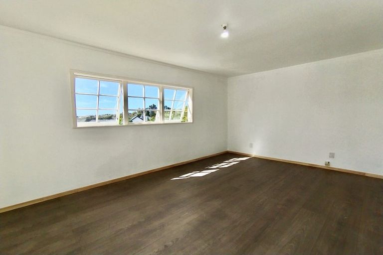 Photo of property in 17 Stapleford Crescent, Browns Bay, Auckland, 0630
