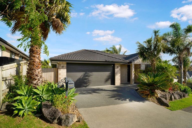 Photo of property in 22 Jezero Drive, Massey, Auckland, 0614