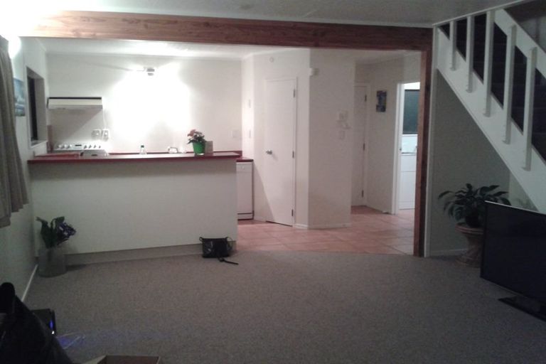 Photo of property in 30 Holiday Road, Stanmore Bay, Whangaparaoa, 0932