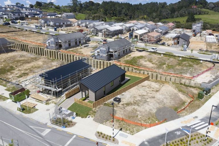 Photo of property in 49 Puwha Street, Massey, Auckland, 0614