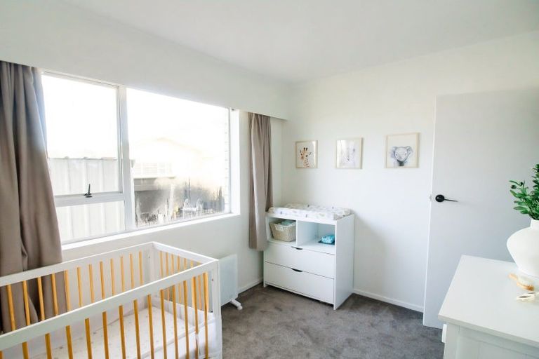 Photo of property in 32 Palliser Place, Milson, Palmerston North, 4414