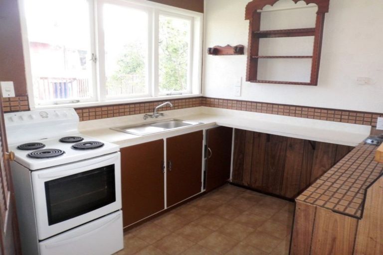 Photo of property in 28 Helena Street, Massey, Auckland, 0614