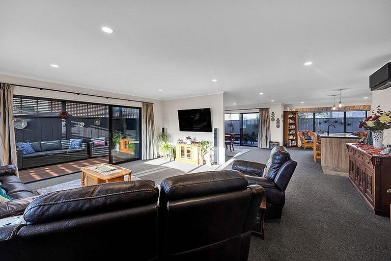 Photo of property in 90a Victoria Street, Hawera, 4610