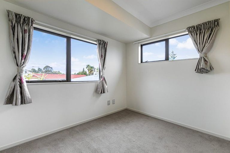 Photo of property in 114a Ti Rakau Drive, Pakuranga, Auckland, 2010