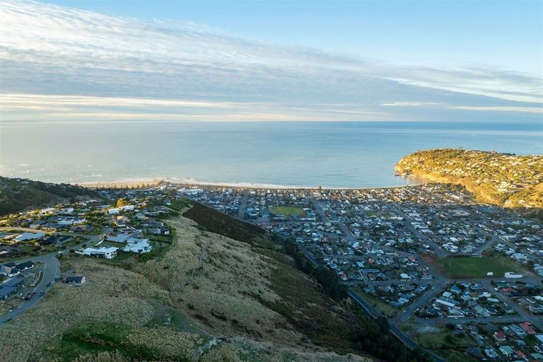 Photo of property in 1 Oxenhope Road, Richmond Hill, Christchurch, 8081