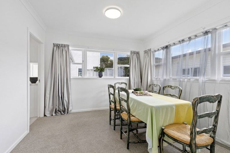 Photo of property in 45 The Drive, Tawa, Wellington, 5028