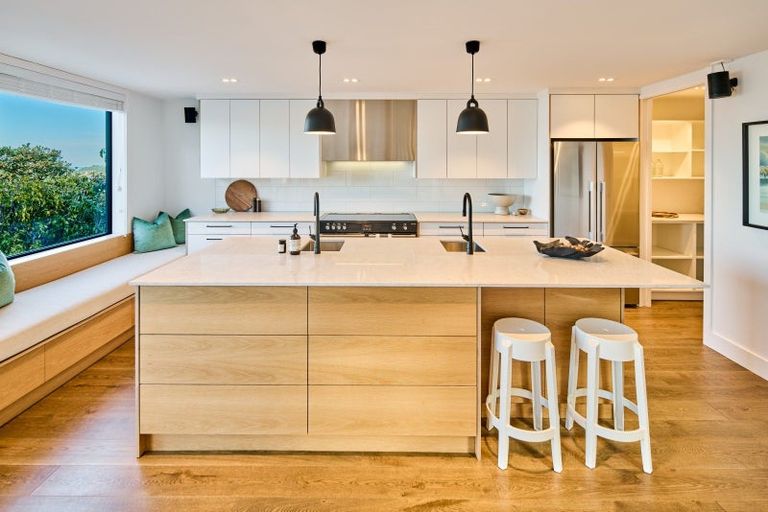 Photo of property in 21 Seaview Terrace, Northland, Wellington, 6012