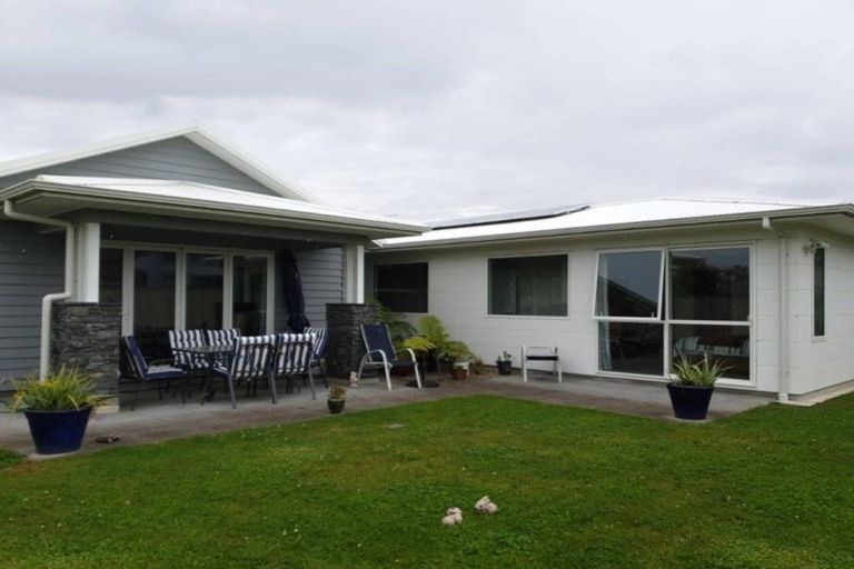 Photo of property in 36 Resolution Drive, Whitby, Porirua, 5024