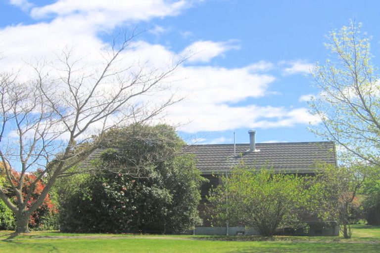Photo of property in 32 Charles Crescent, Rainbow Point, Taupo, 3330