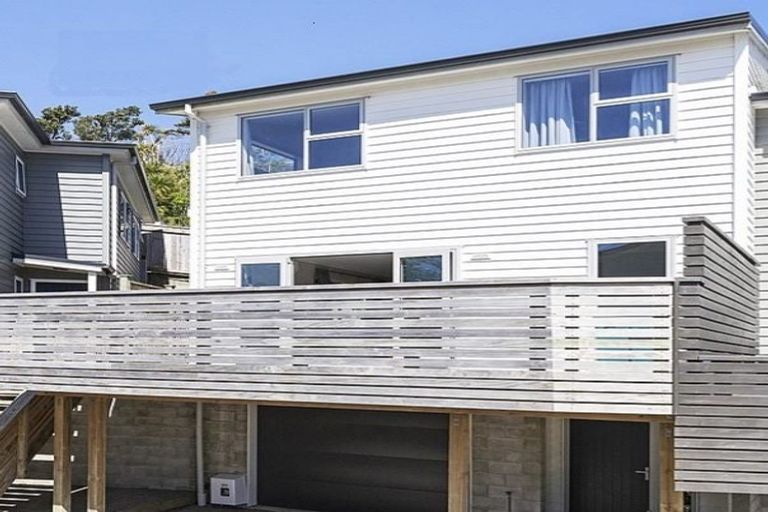 Photo of property in 20u6 Glanmire Road, Newlands, Wellington, 6037