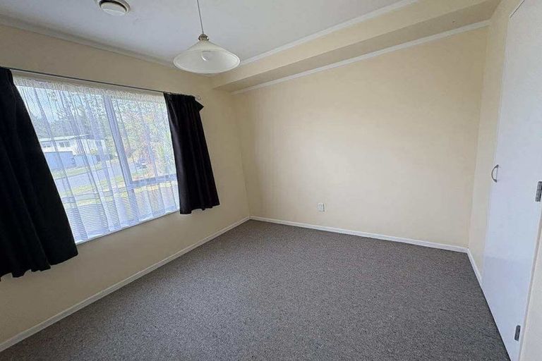 Photo of property in 3 Fenchurch Grove, Stokes Valley, Lower Hutt, 5019