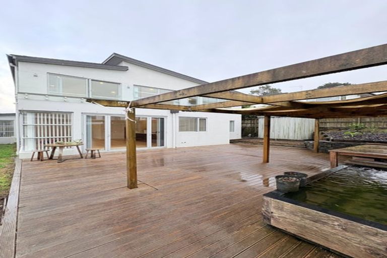 Photo of property in 7 Zara Court, Windsor Park, Auckland, 0632