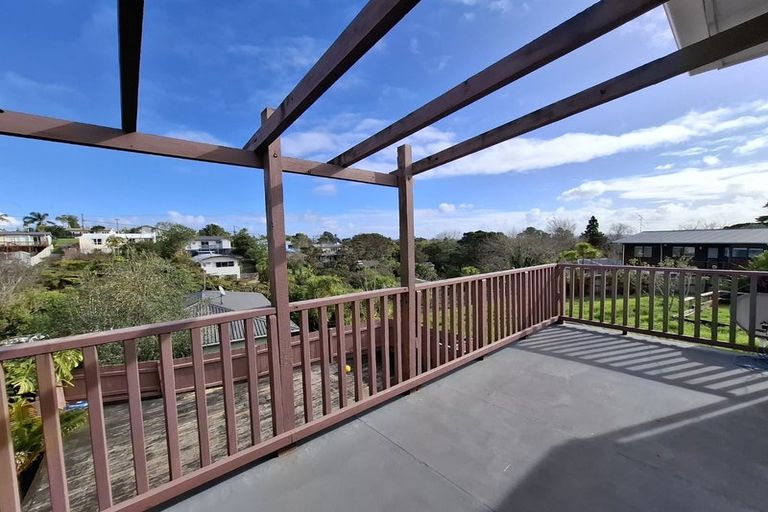 Photo of property in 1/23 Drome View Place, Beach Haven, Auckland, 0626
