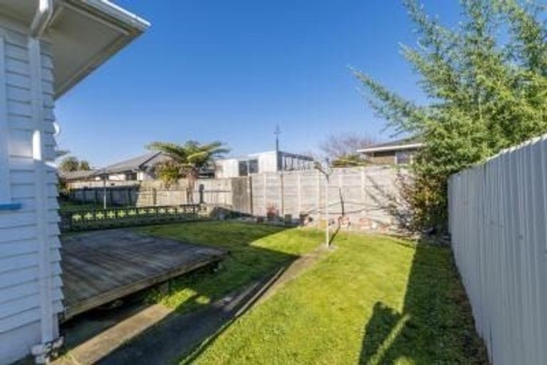 Photo of property in 5 Eton Place, Levin, 5510