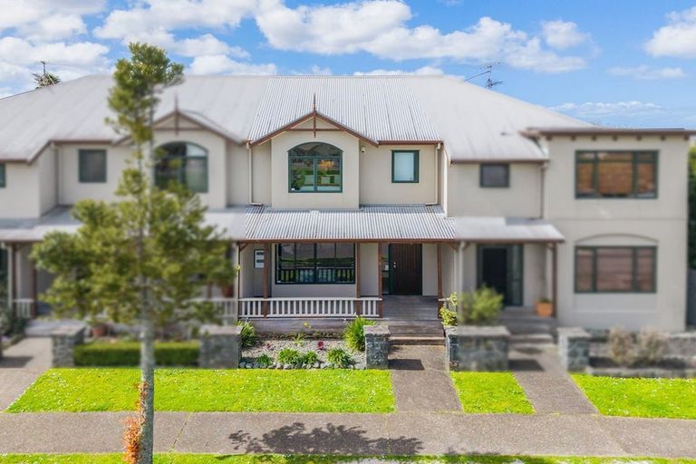 Photo of property in 3/8 Tuscany Way, Te Atatu Peninsula, Auckland, 0610