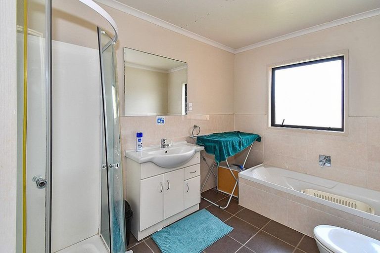 Photo of property in 2 Staten Place, Mangere, Auckland, 2022