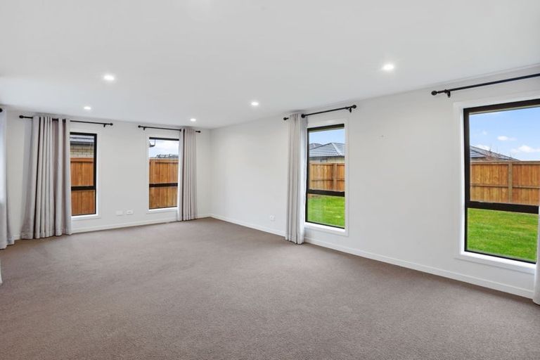Photo of property in 14 Northmoor Boulevard, Rolleston, 7615