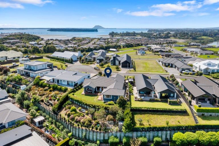 Photo of property in 9 Goldstone Place, Omokoroa, 3114