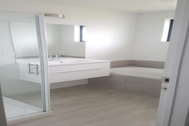 Photo of property in 22 Flint Road, Rolleston, 7614