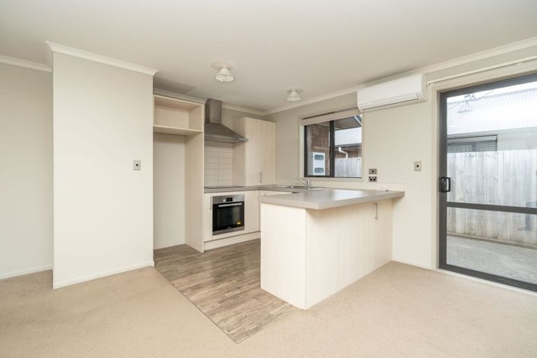 Photo of property in 108u8 Old Farm Road, Hamilton East, Hamilton, 3216