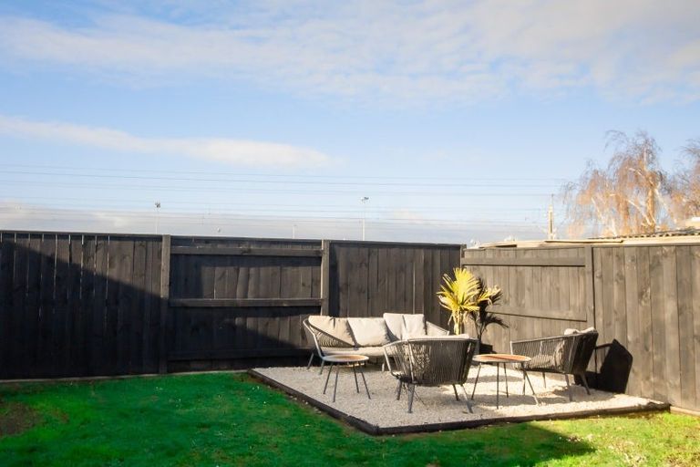 Photo of property in 32 Palliser Place, Milson, Palmerston North, 4414