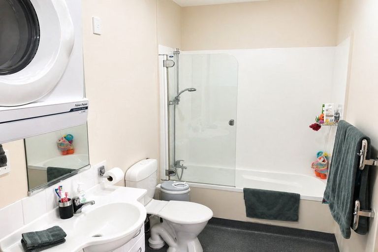 Photo of property in Luxford Villas, 201/72 Herald Street, Berhampore, Wellington, 6023