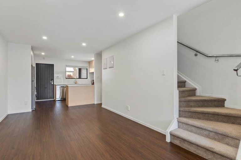 Photo of property in 2/55 Great South Road, Papakura, 2110
