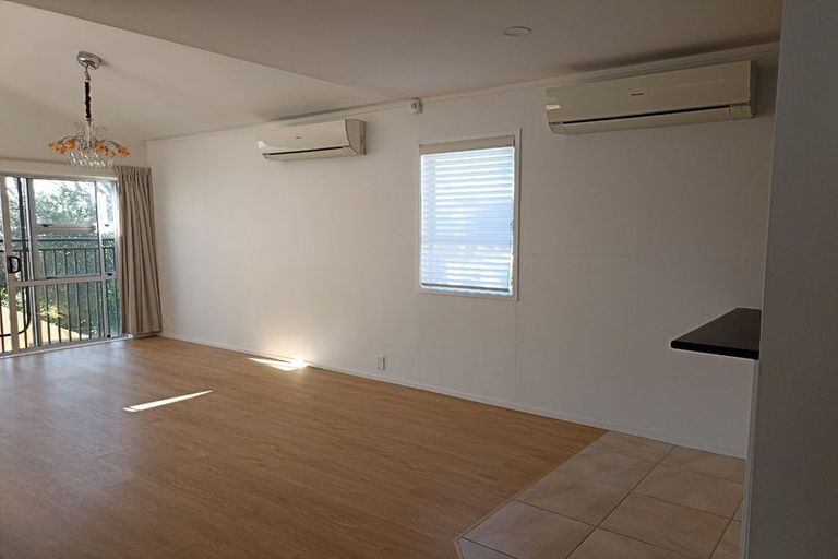 Photo of property in 29 Ayton Drive, Totara Vale, Auckland, 0629