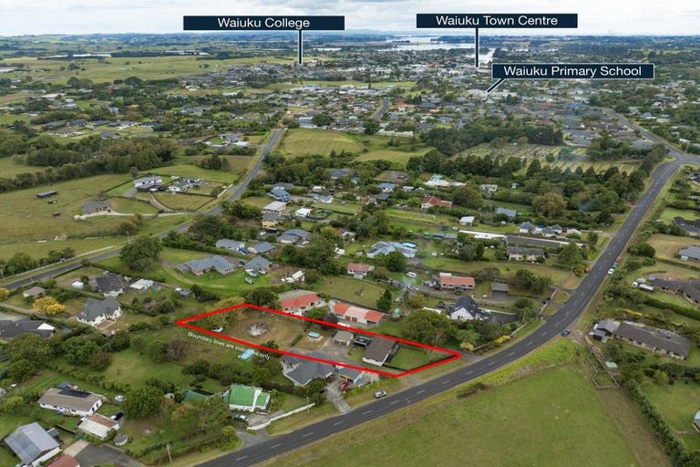 Photo of property in 24 Cemetery Road, Waiuku, 2123