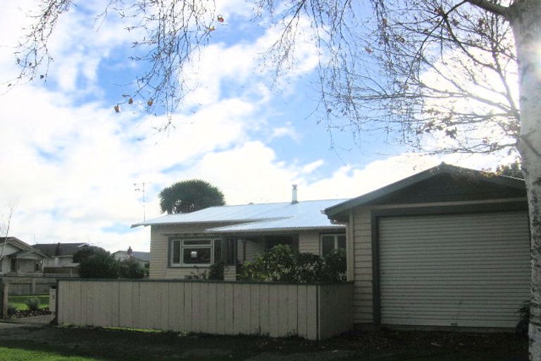 Photo of property in 3 Cuba Street, Takaro, Palmerston North, 4412