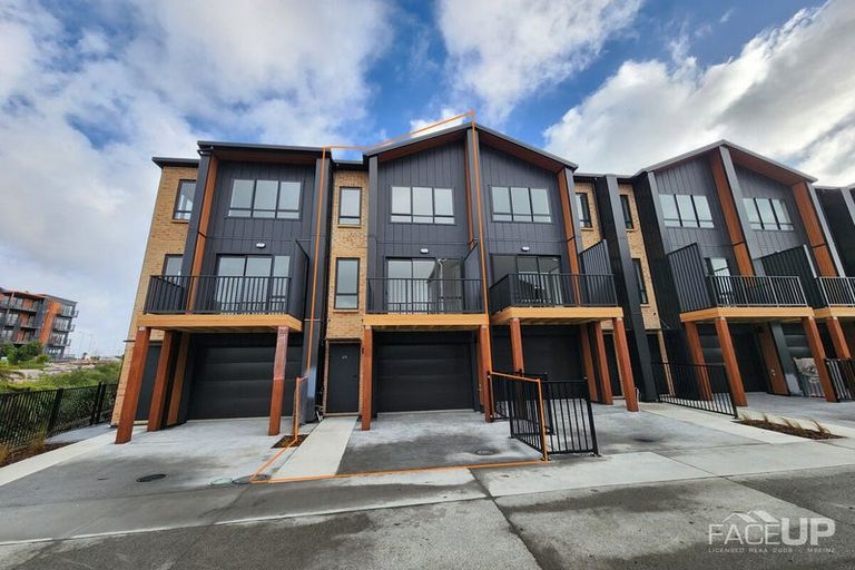 Photo of property in 6/35 Marine Parade, Hobsonville, Auckland, 0616