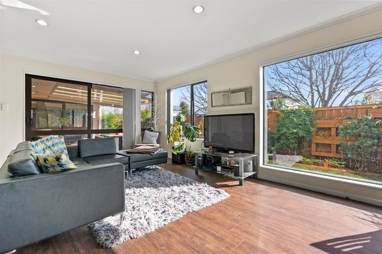 Photo of property in 36 Tarapiroe Avenue, Takanini, 2112