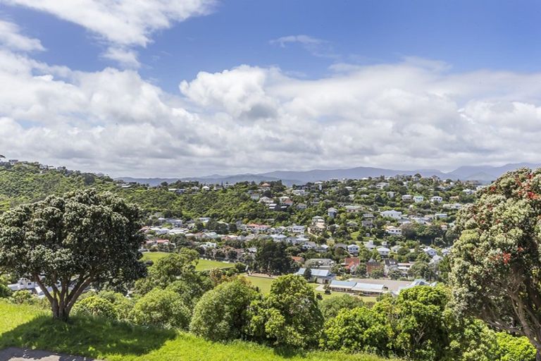 Photo of property in 99 Akaroa Drive, Maupuia, Wellington, 6022