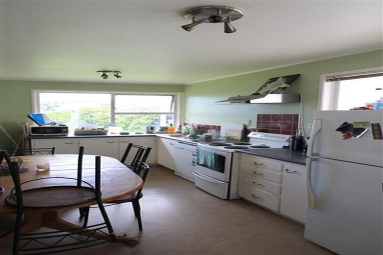 Photo of property in 70 Hellyers Street, Birkdale, Auckland, 0626